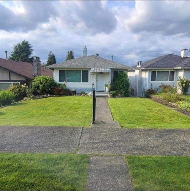 3155 14th Avenue E Vancouver, BC V5M 2J3