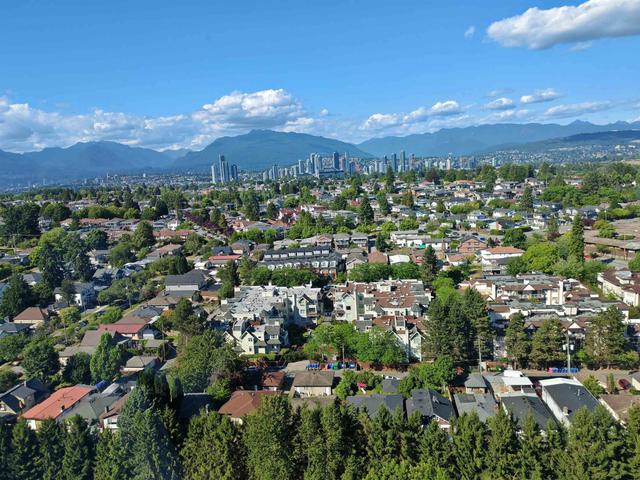 2509-5380 Oben Street  Vancouver, BC V5R 6H7