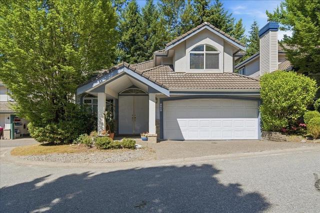 1594 Plateau Crescent  Coquitlam, BC V3E 3B3
