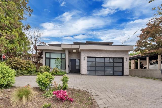 440 Queens Road W North Vancouver, BC V7N 2K7