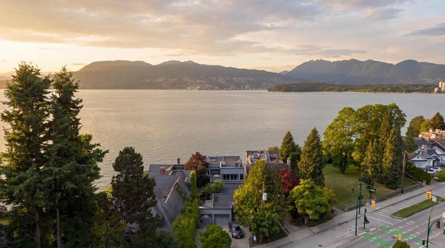 2711 Point Grey Road  Vancouver, BC V6K 1A4