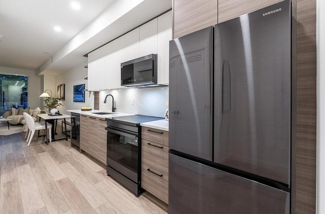 207-422 Lakewood Drive  Vancouver, BC V5L 0E8