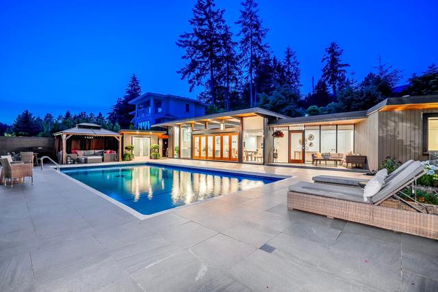 4125 Burkehill Place  West Vancouver, BC V7V 3M8