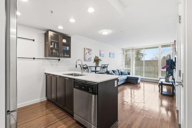 319-4818 Eldorado Mews  Vancouver, BC V5R 0B3