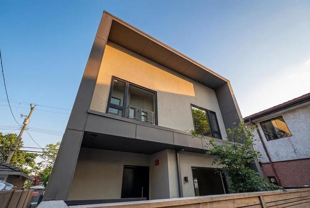 366 23rd Avenue E Vancouver, BC V5V 1X5