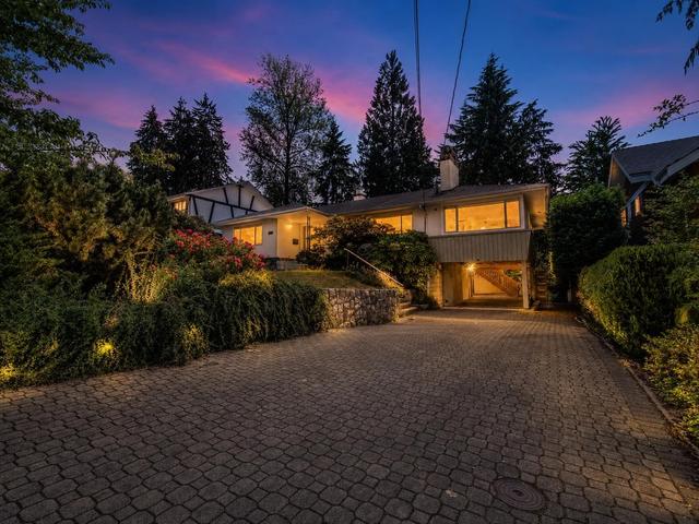 869 Clements Avenue  North Vancouver, BC V7R 2K6
