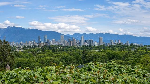 3578 15th Avenue W Vancouver, BC V6R 2Z4