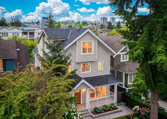 2-3638 3rd Avenue W Vancouver, BC V6R 1L9