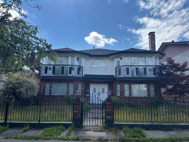 6425 Ontario Street  Vancouver, BC V5W 2N1