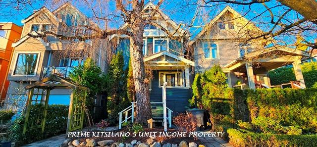 2635 7th Avenue W Vancouver, BC V6K 1Z2