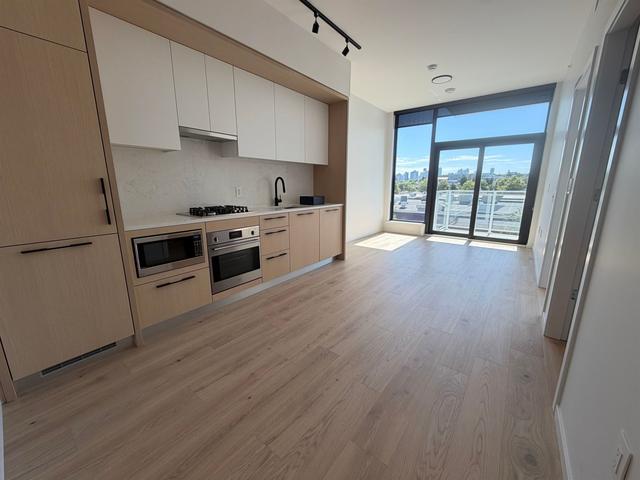 462-5189 Earles Street  Vancouver, BC V5R 5H4