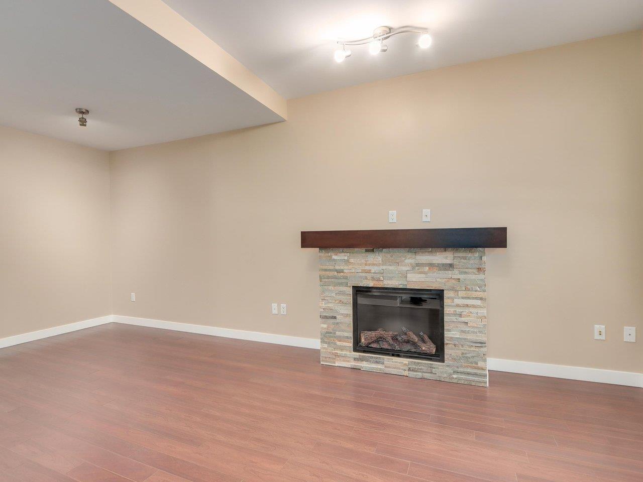 319 15Th Street E, North Vancouver, BC 