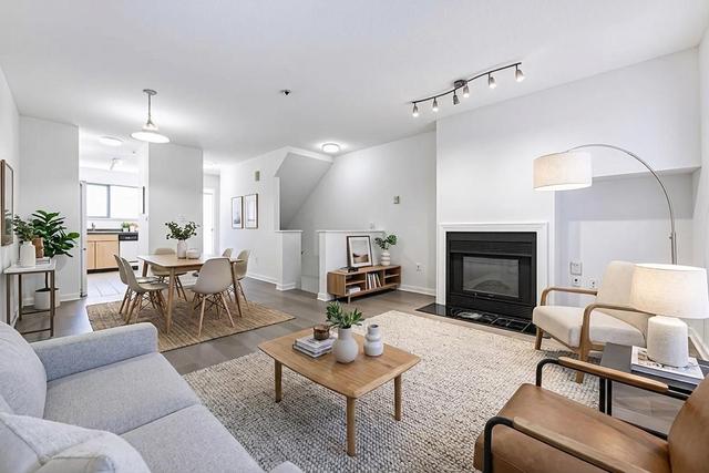 202-3683 Wellington Avenue  Vancouver, BC V5R 4Z5