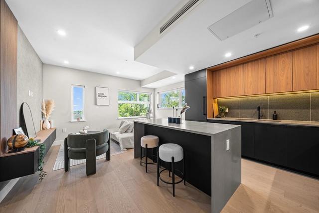 5-128 Woodstock Avenue W Vancouver, BC V5Y 0P4