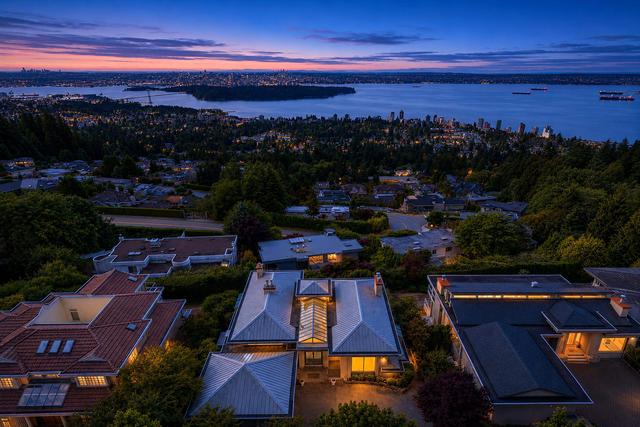 1572 Chippendale Court  West Vancouver, BC V7S 3G6