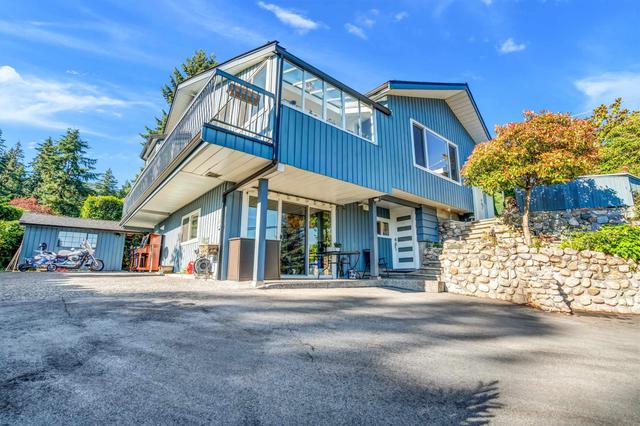300 Balmoral Road W North Vancouver, BC V7N 2V3