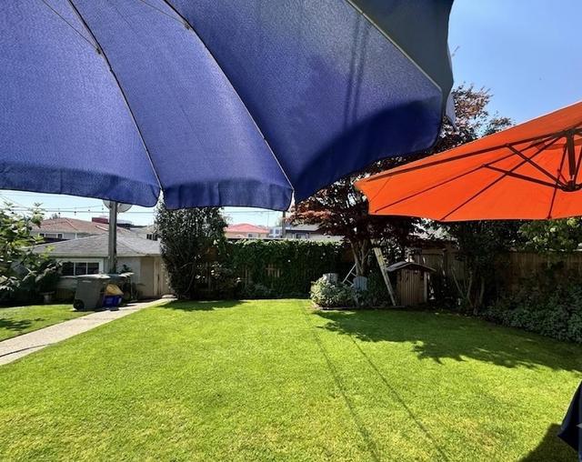 156 47th Avenue W Vancouver, BC V5Y 2X9