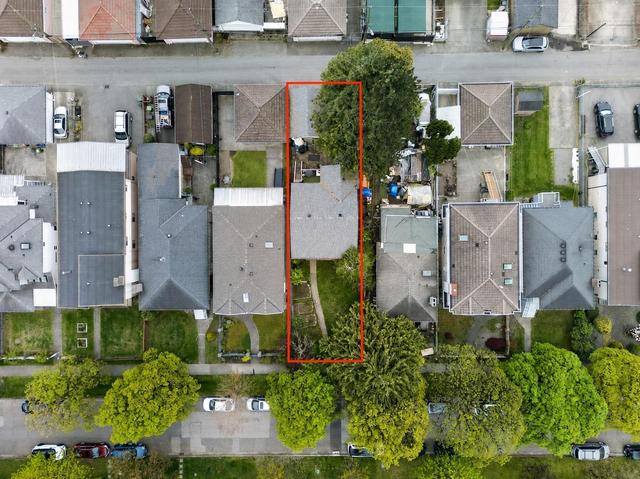 2112 46th Avenue E Vancouver, BC V5P 1P4