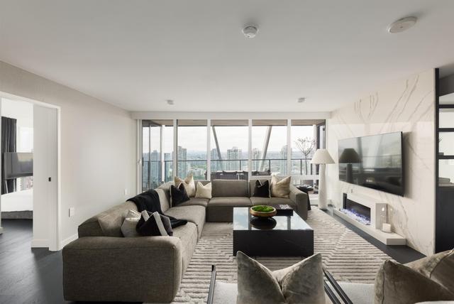 2504-1111 Richards Street  Vancouver, BC V6B 0S3