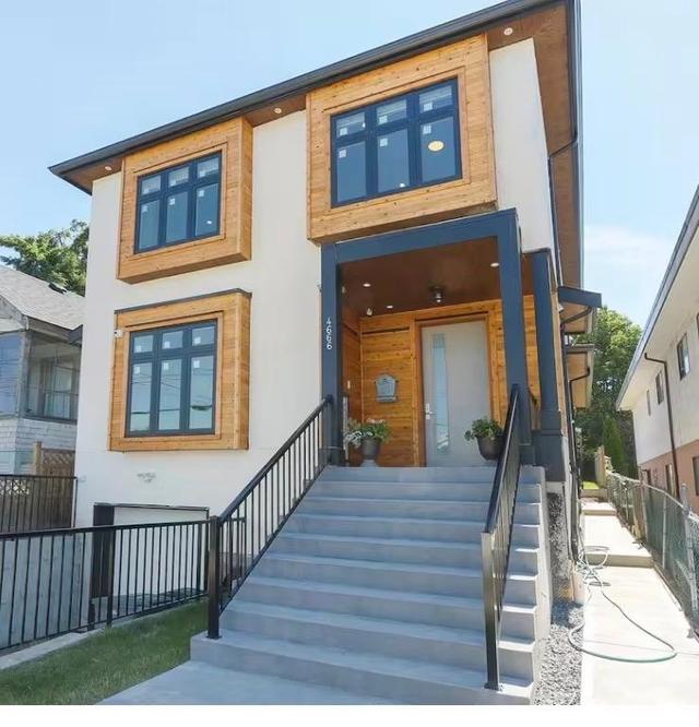 4666 Earles Street  Vancouver, BC V5R 3R2