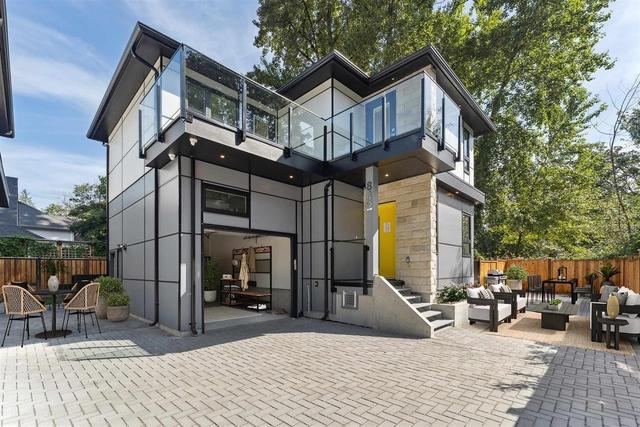 842 St. Denis Avenue  North Vancouver, BC V7J 2G4