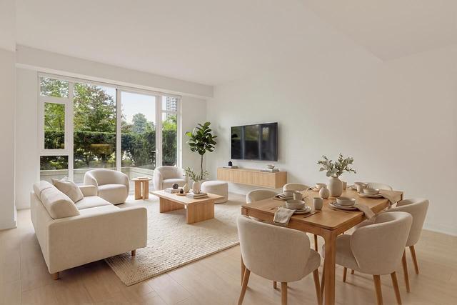 1439 Hunter Street  North Vancouver, BC V7J 1H3