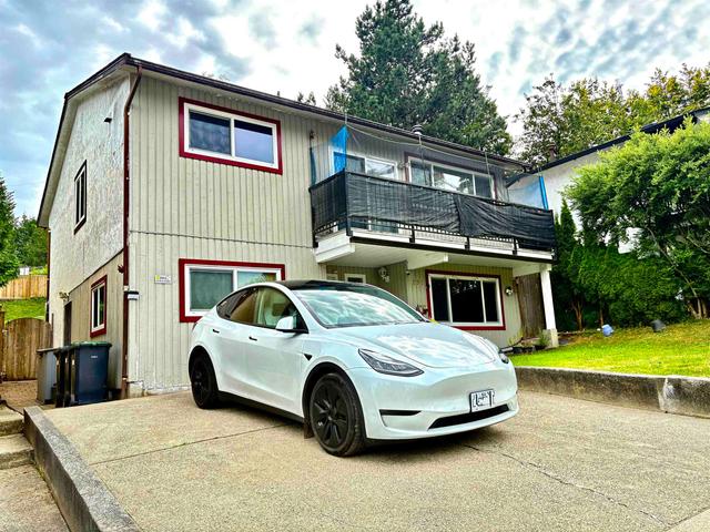 257 Angela Drive  Port Moody, BC V3H 3X7