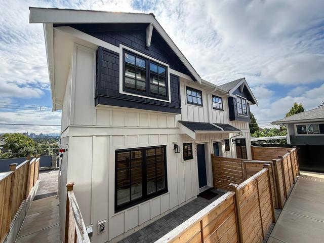 1-552 Kaslo Street  Vancouver, BC V5K 3Z2