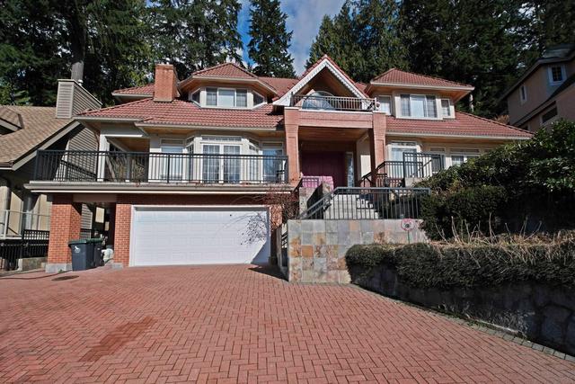4989 Chalet Place  North Vancouver, BC V7R 4X4