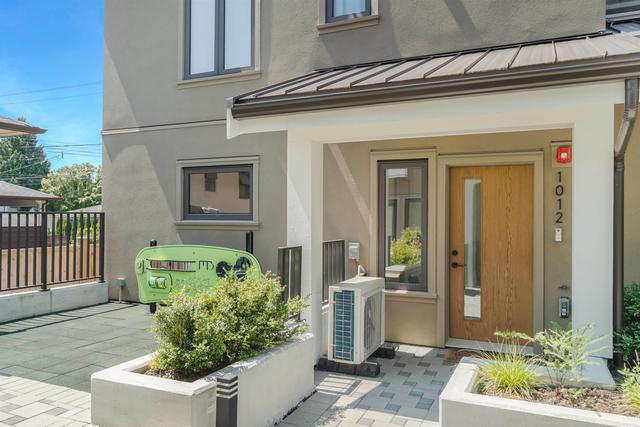 1012 52nd Avenue W Vancouver, BC V6P 1H5