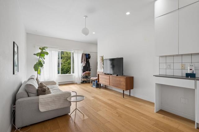 3559 Lakewood Street  Vancouver, BC V5N 4V7