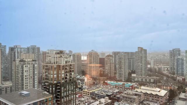2705-1111 Richards Street  Vancouver, BC V6B 0S3