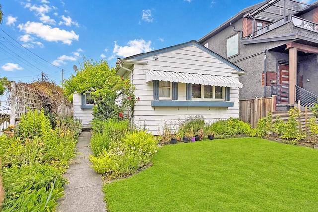 125 48th Avenue E Vancouver, BC V5W 2C7