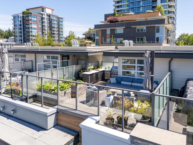 215-2060 Curling Road  North Vancouver, BC V7P 0E1
