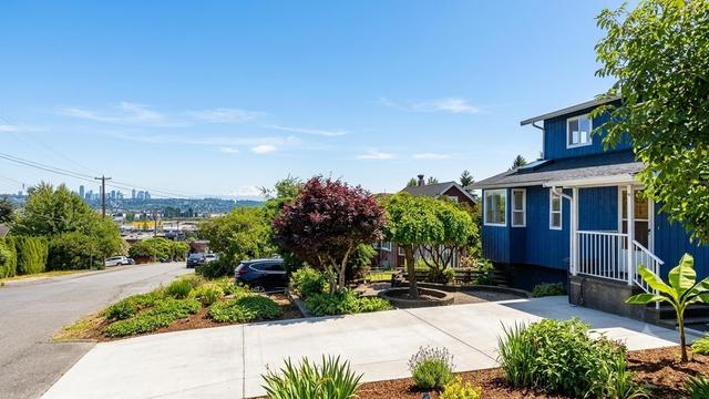 236 Lebleu Street Coquitlam, BC V3K 4L6