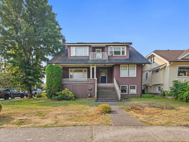 4606 11th Avenue W Vancouver, BC V6R 2M7