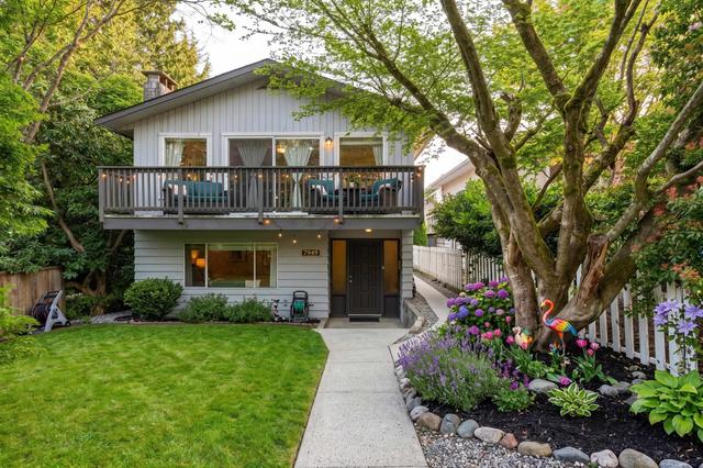 1949 Mahon Avenue  North Vancouver, BC V7M 2T4