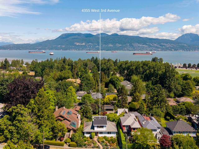 4355 3rd Avenue W Vancouver, BC V6R 1M6
