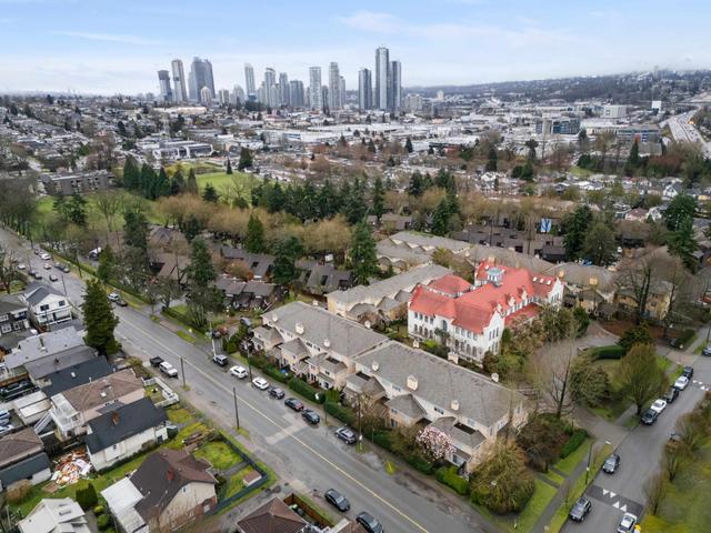 15-3428 Adanac Street  Vancouver, BC V5K 5H5