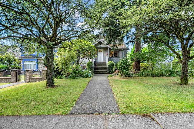 2474 5th Avenue E Vancouver, BC V5M 1M5