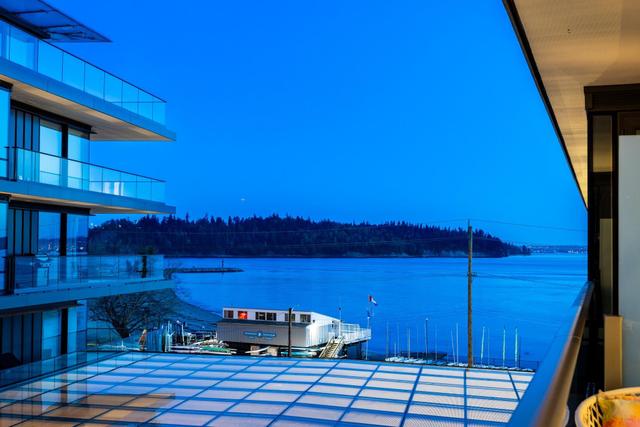 402-1355 Bellevue Avenue  West Vancouver, BC V7T 0B4