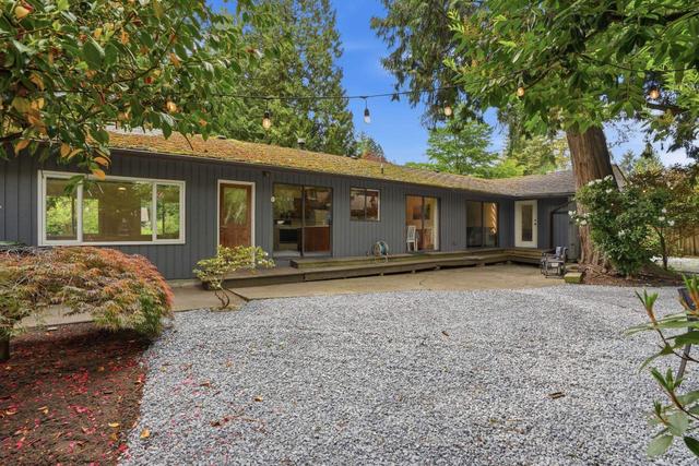 909 Seymour Boulevard  North Vancouver, BC V7J 2J7