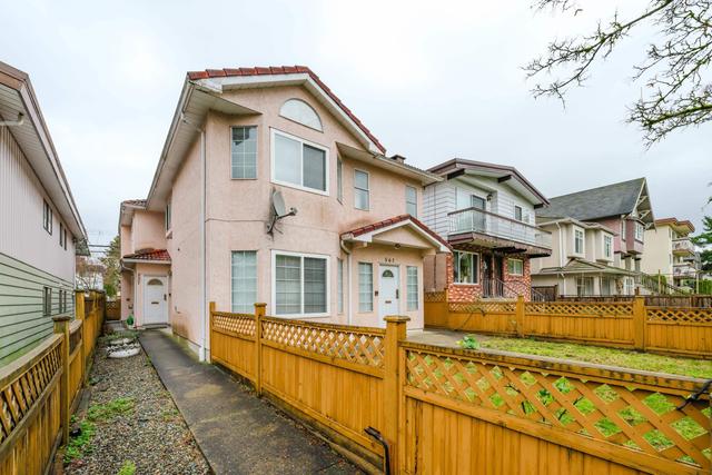 557 44th Avenue E Vancouver, BC V5W 1W4