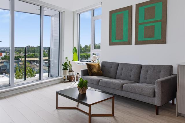 405-1401 Hunter Street  North Vancouver, BC V7J 0E2