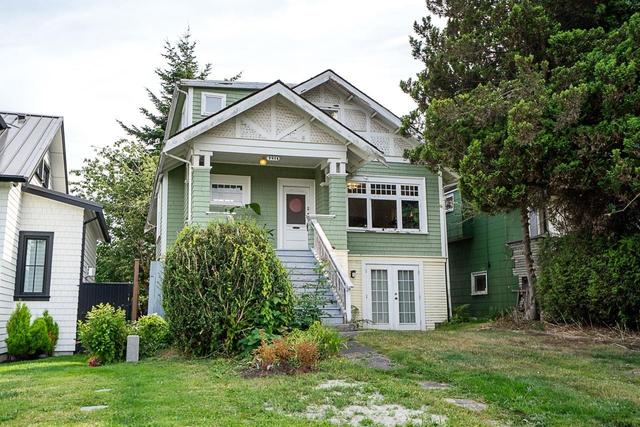2814 Trinity Street  Vancouver, BC V5K 1E9
