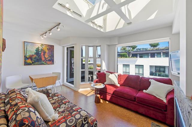 301-3673 11th Avenue W Vancouver, BC V6R 2K4
