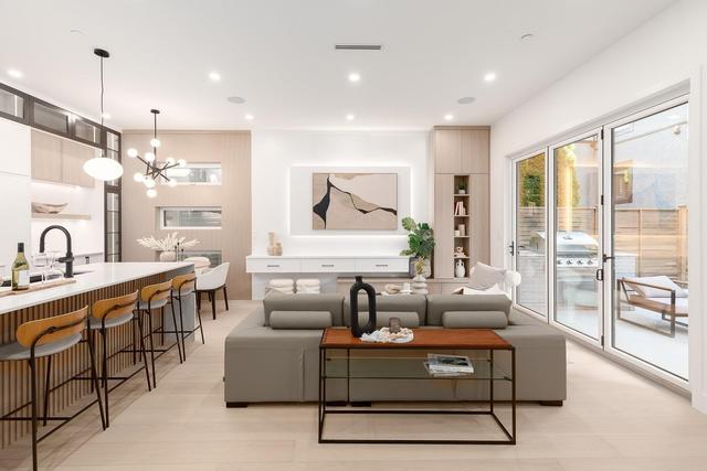 477 20th Avenue W Vancouver, BC V5Y 2C7