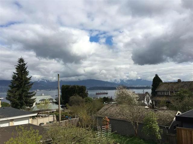 4633 4th Avenue W Vancouver, BC V6R 1R6