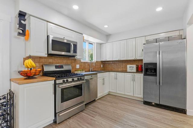 713 Appleyard Court  Port Moody, BC V3H 3X1