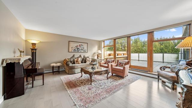 404-4900 Cartier Street  Vancouver, BC V6M 4H2